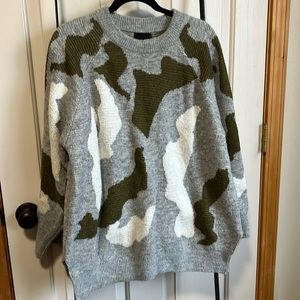 Camo Comfy Casual - size M but fits L